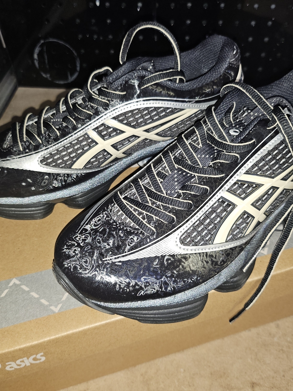 NWT ASICS Men's 5.5/ Womens 7 Black Athletic Running Shoes